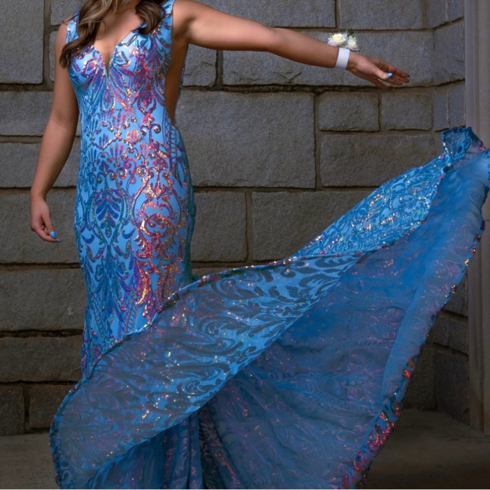 Jovani Iridescent Blue Prom Dress, Worn once and like new!!!!